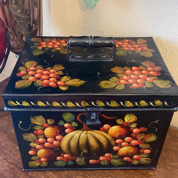 Vintage John Dunn hand signed Folk art metal box w/ handle and latch ‘95 - Picture 2 of 7